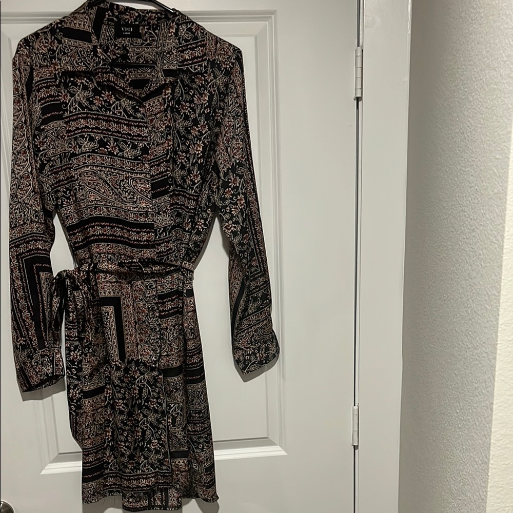 Vici Black and Gray Long Sleeve Tie Front Dress